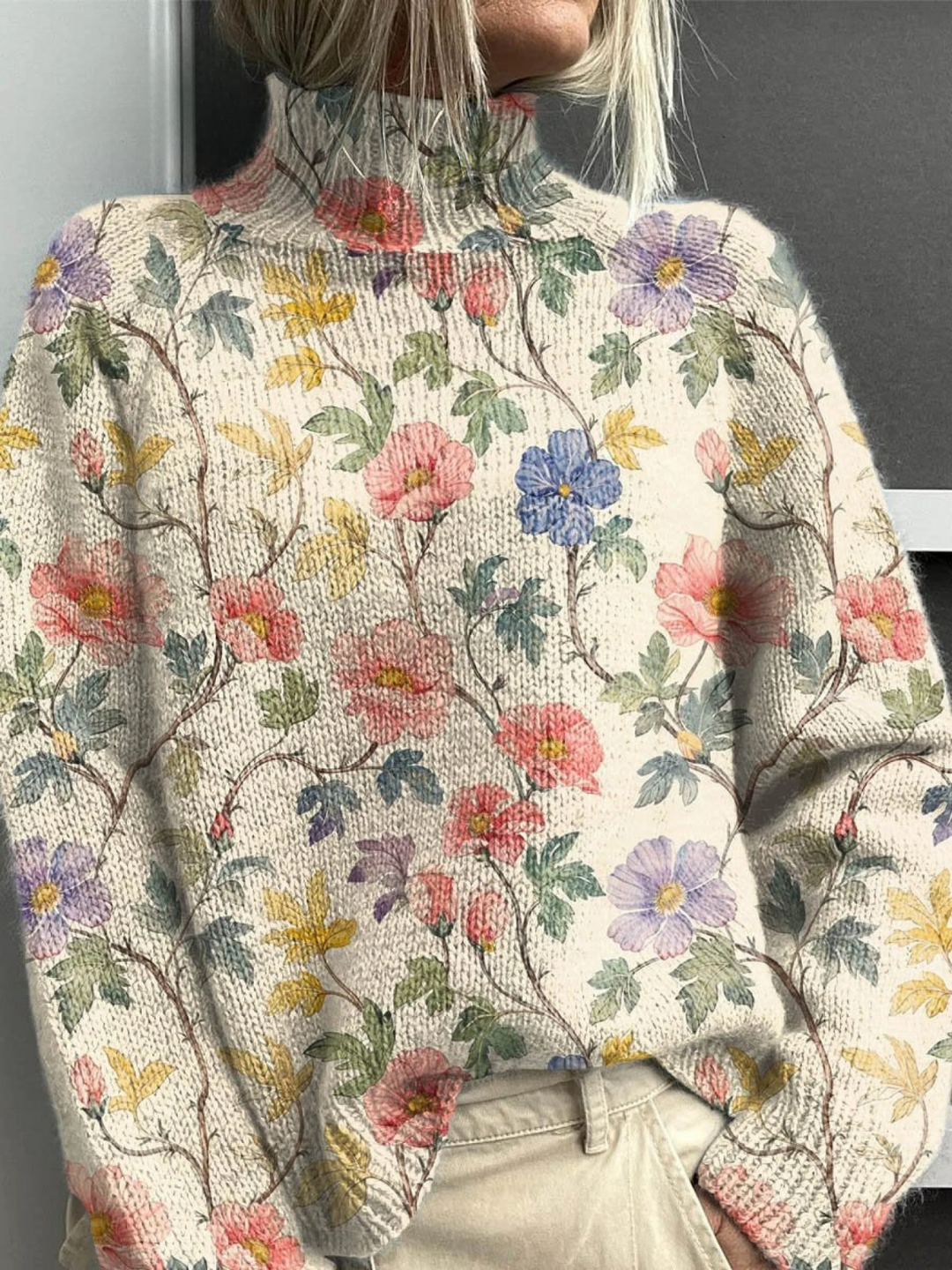 Rollkragenpullover mit floralem Print