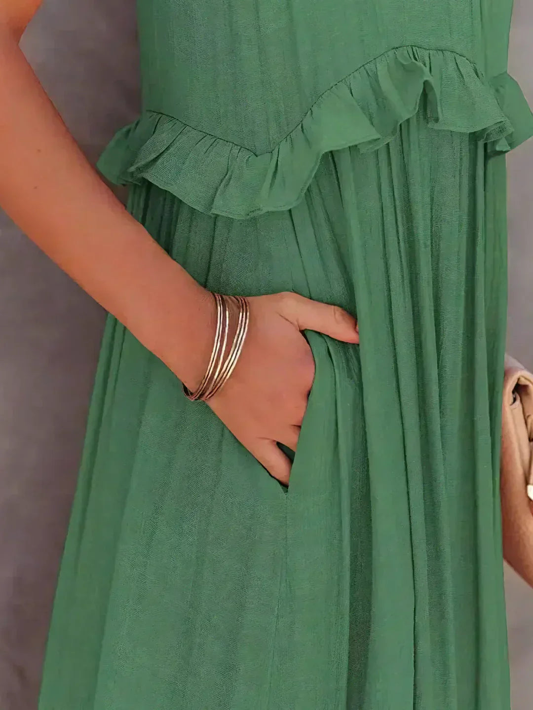 Ilona - HALTERNECK-KLEID MIT RÜSCHEN UND TASCHEN