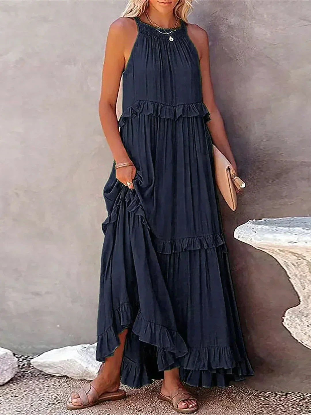Ilona - HALTERNECK-KLEID MIT RÜSCHEN UND TASCHEN