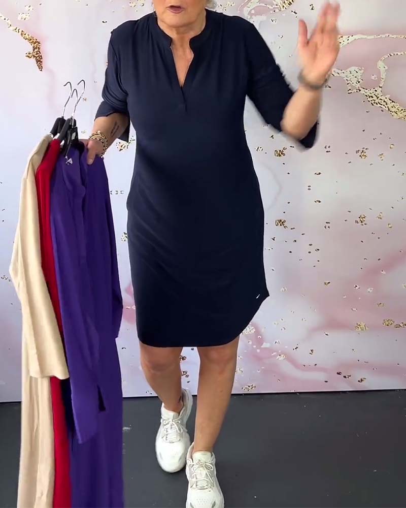Hanneke - Einfarbiges Kleid mit V-Ausschnitt