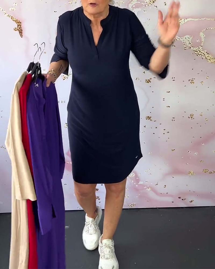 Hanneke - Einfarbiges Kleid mit V-Ausschnitt