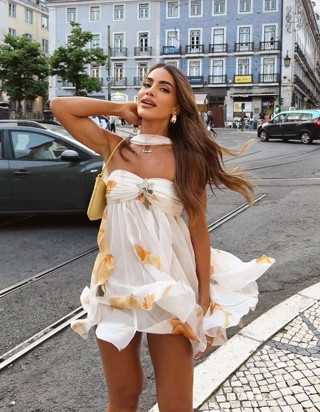 Isabel | Halterneck Minikleid mit Rüschen und Print