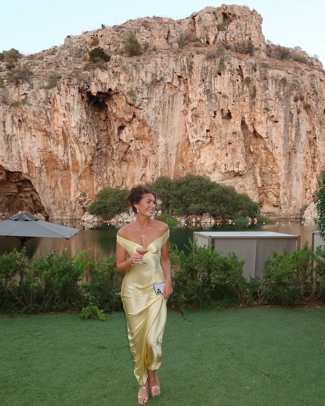Emory - Rückenfreies Maxikleid aus Satin