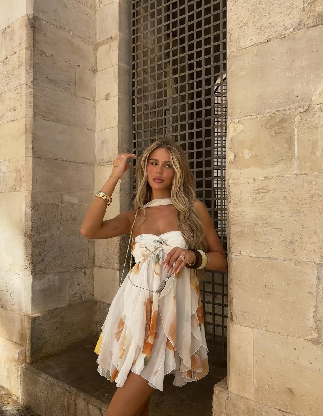 Isabel | Halterneck Minikleid mit Rüschen und Print