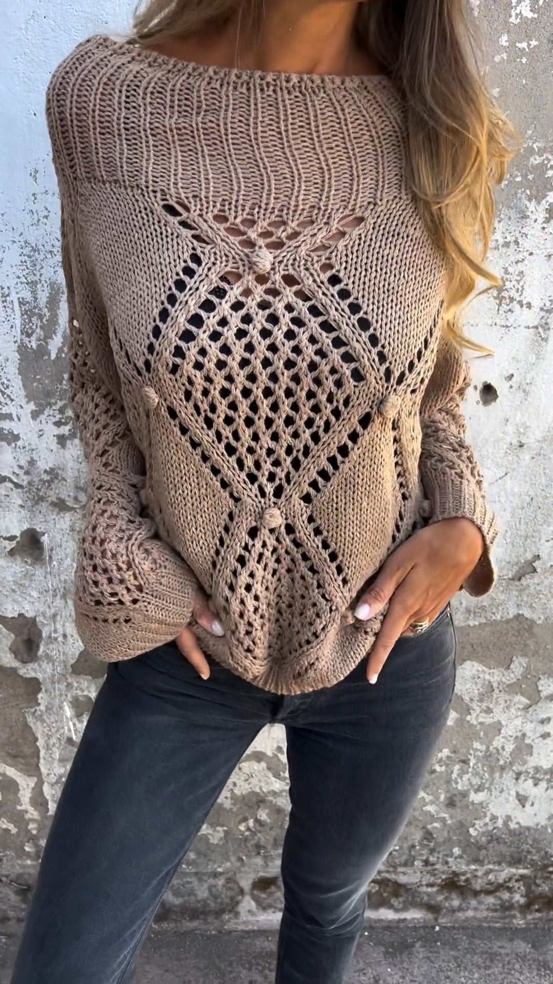 Kassandra - Rundhals Langarm-Stricktop mit Hohldesign