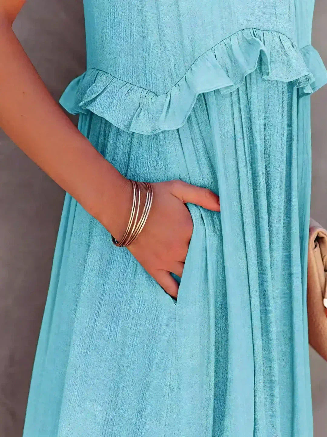 Ilona - HALTERNECK-KLEID MIT RÜSCHEN UND TASCHEN