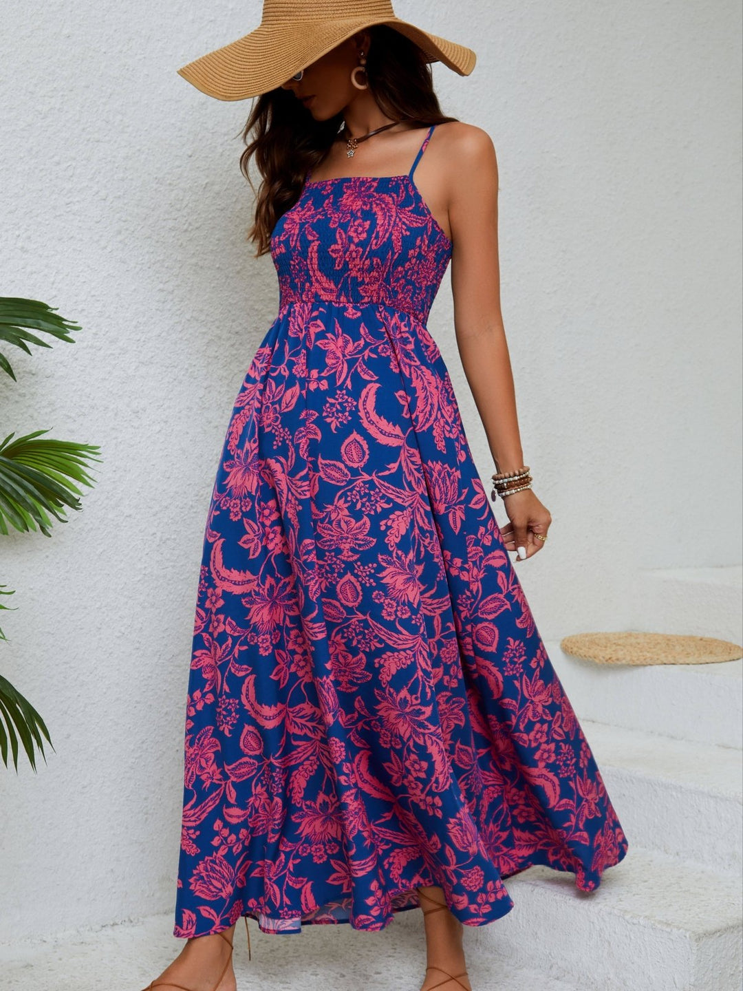 Emma - Blumiges, gerafftes Maxikleid mit Spaghettiträgern