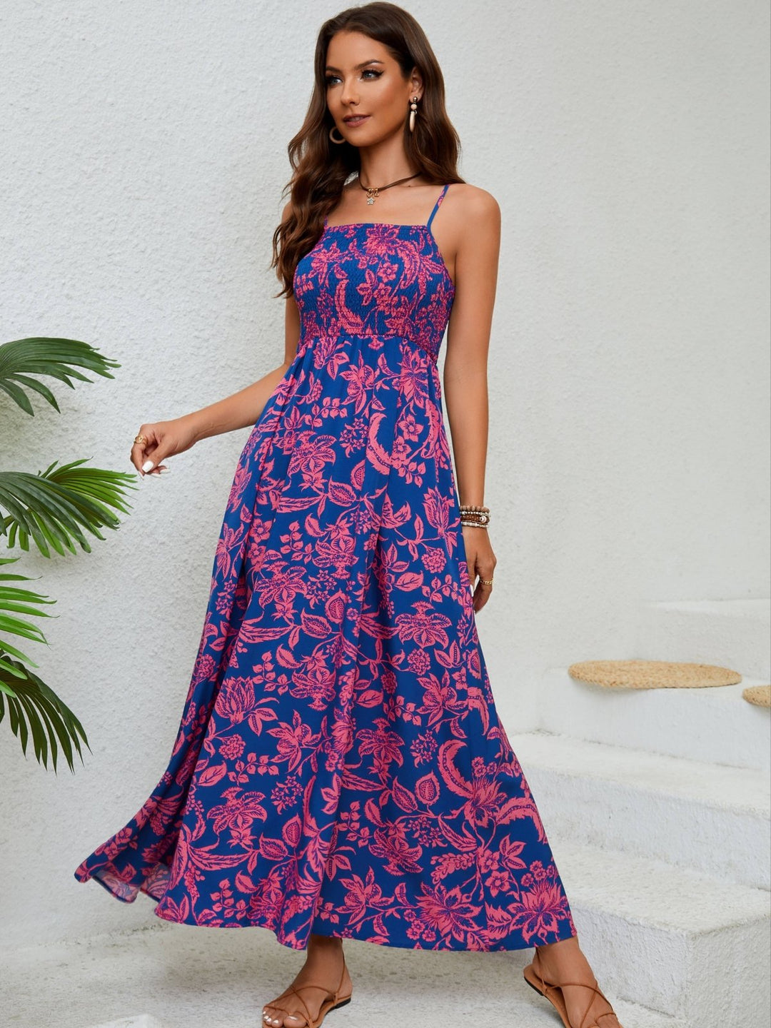 Emma - Blumiges, gerafftes Maxikleid mit Spaghettiträgern