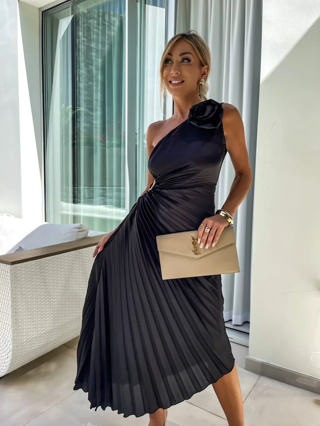 Lizbeth - Kleid mit Blumen-Schultern