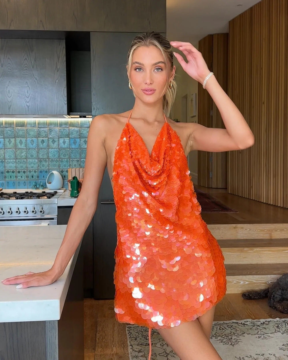 Karina | Halterneck Pailletten-Minikleid mit Rückenausschnitt