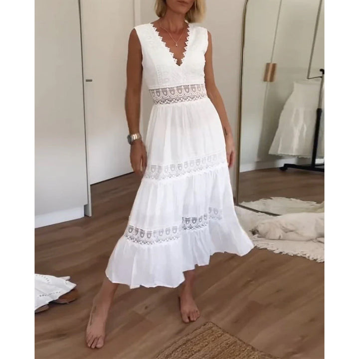 Charlotte - Handgefertigtes Spitzenkleid mit V-Ausschnitt
