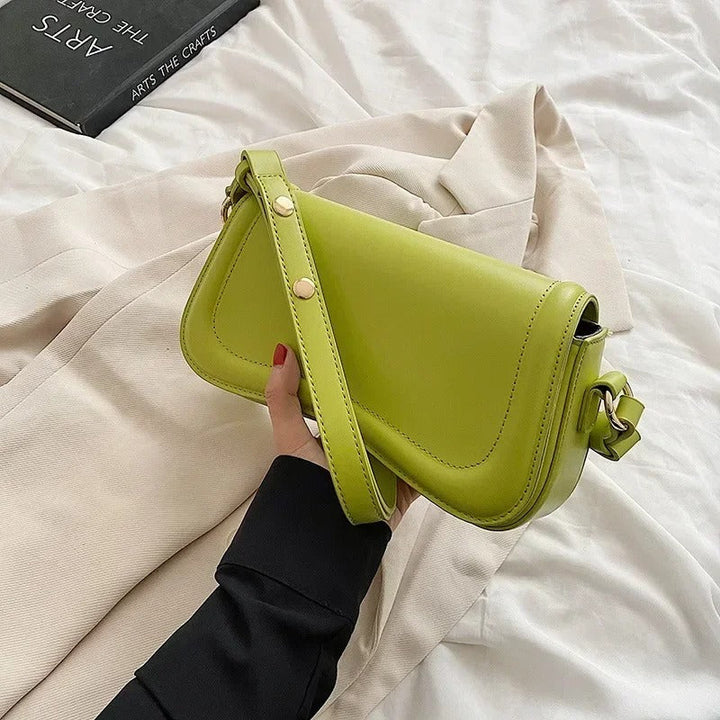 Amal - Handtasche aus veganem Leder mit gewellter Klappe