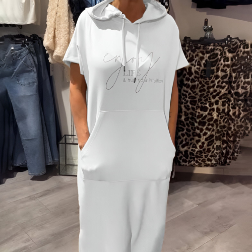 Ebba™ | Lässiges Kleid mit Kapuze und femininer Passform