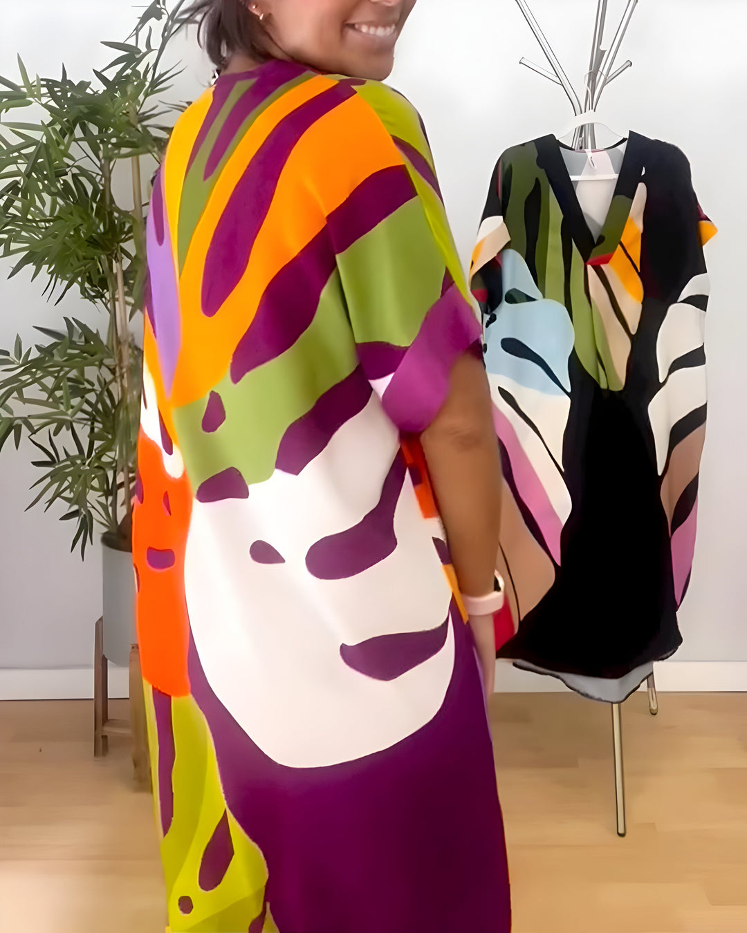 Tuva™ | Ibiza-inspiriertes Sommerkleid mit Blattmuster
