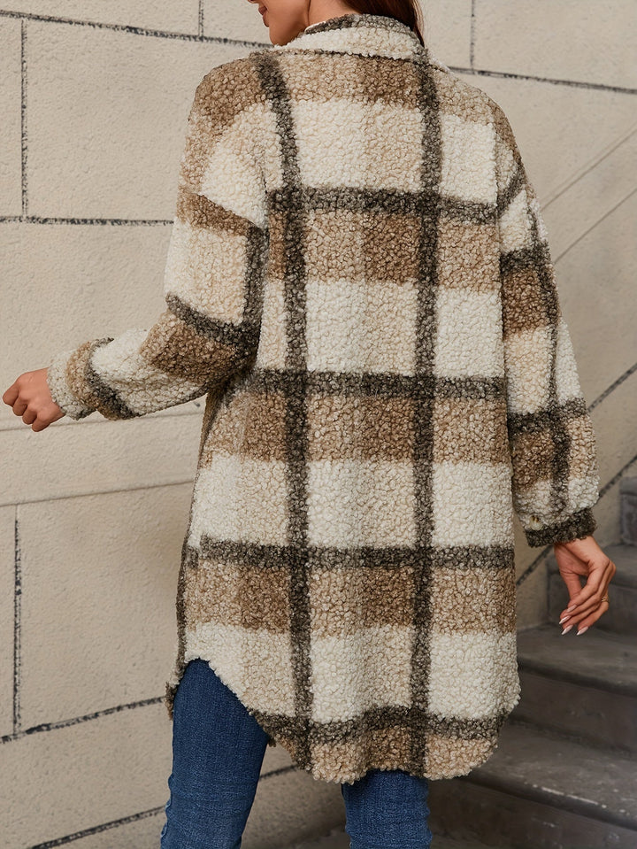 Amara - Weiche Plüschjacke
