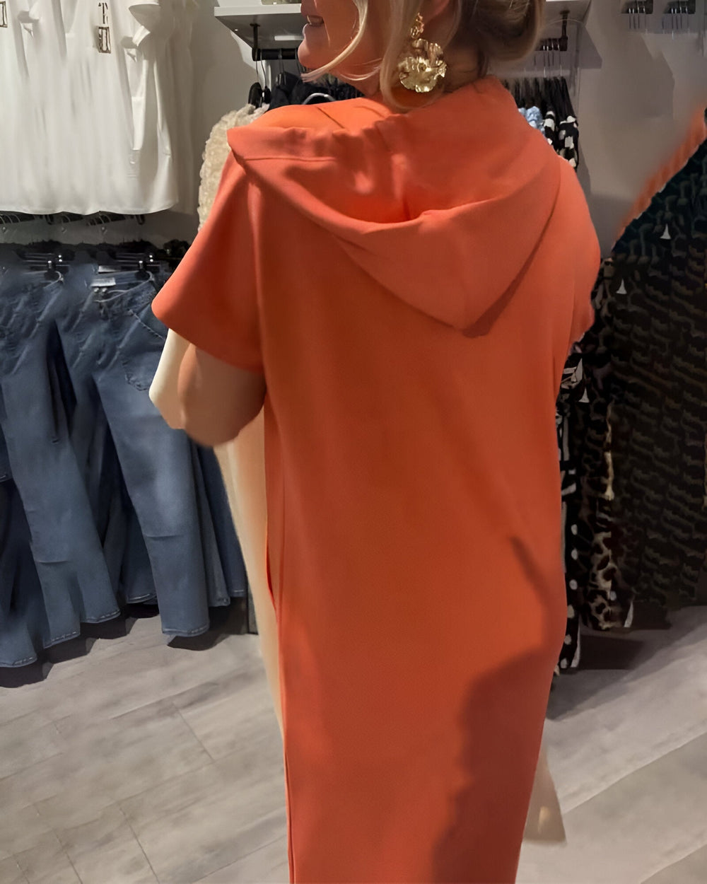Ebba™ | Lässiges Kleid mit Kapuze und femininer Passform