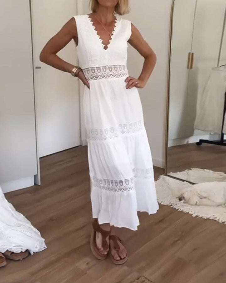 Charlotte - Handgefertigtes Spitzenkleid mit V-Ausschnitt