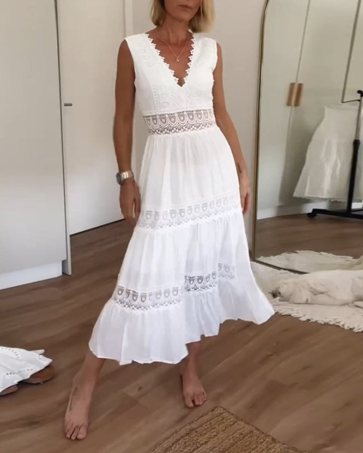 Charlotte - Handgefertigtes Spitzenkleid mit V-Ausschnitt