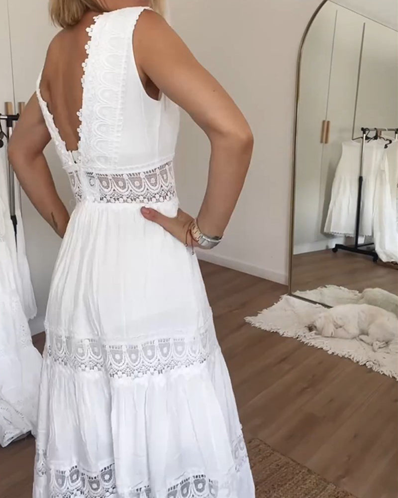 Charlotte - Handgefertigtes Spitzenkleid mit V-Ausschnitt