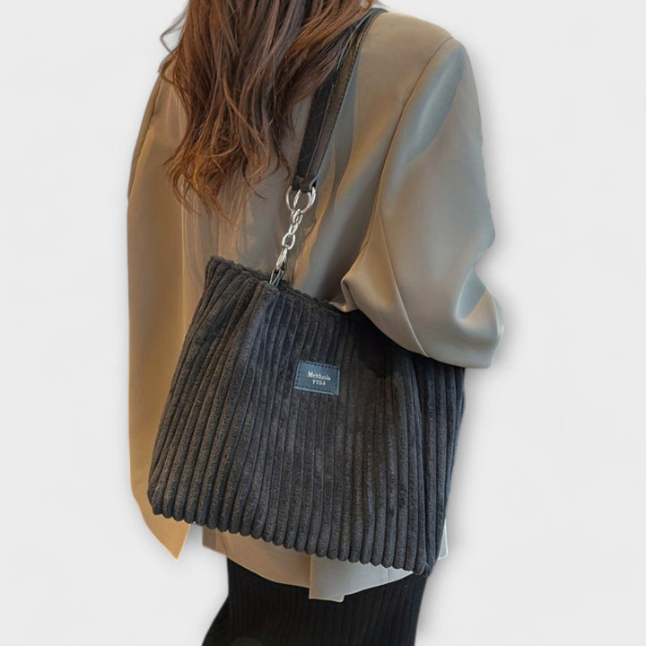 Nyxelle - Sanfte Kord-Schultertasche