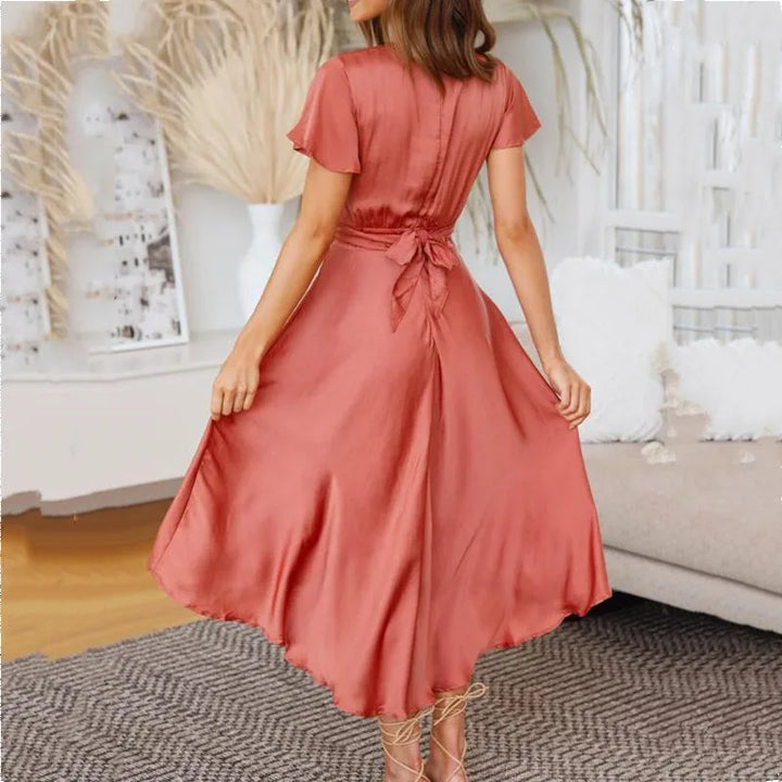 Aija - Sexy Sommerkleid mit tiefem V-Ausschnitt