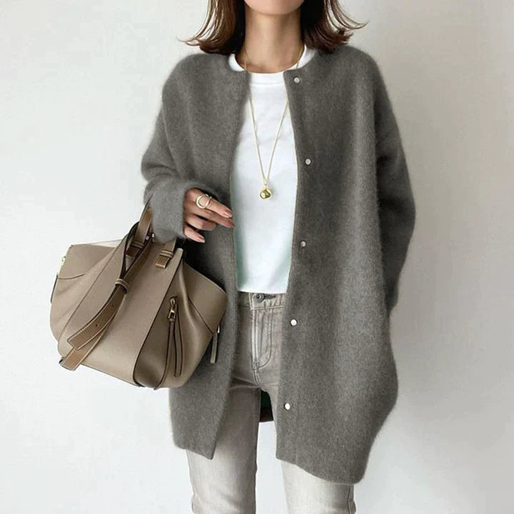 Claudia - Simply Elegant Strickjacke mit Knöpfen