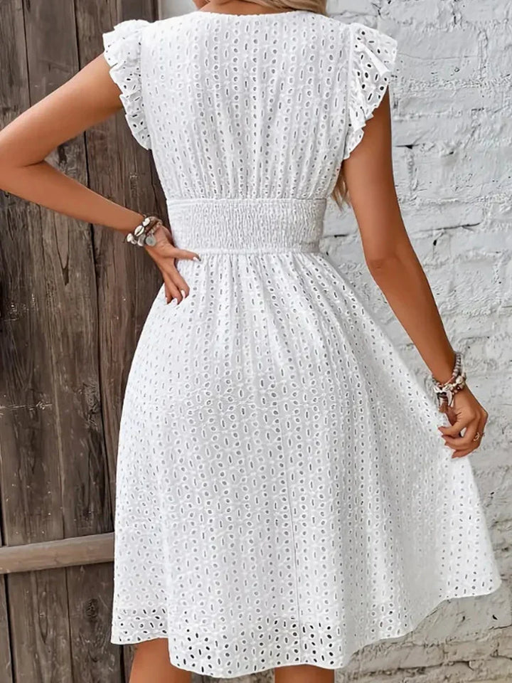 Eleonora | Handgefertigtes Spitzenkleid mit V-Ausschnitt