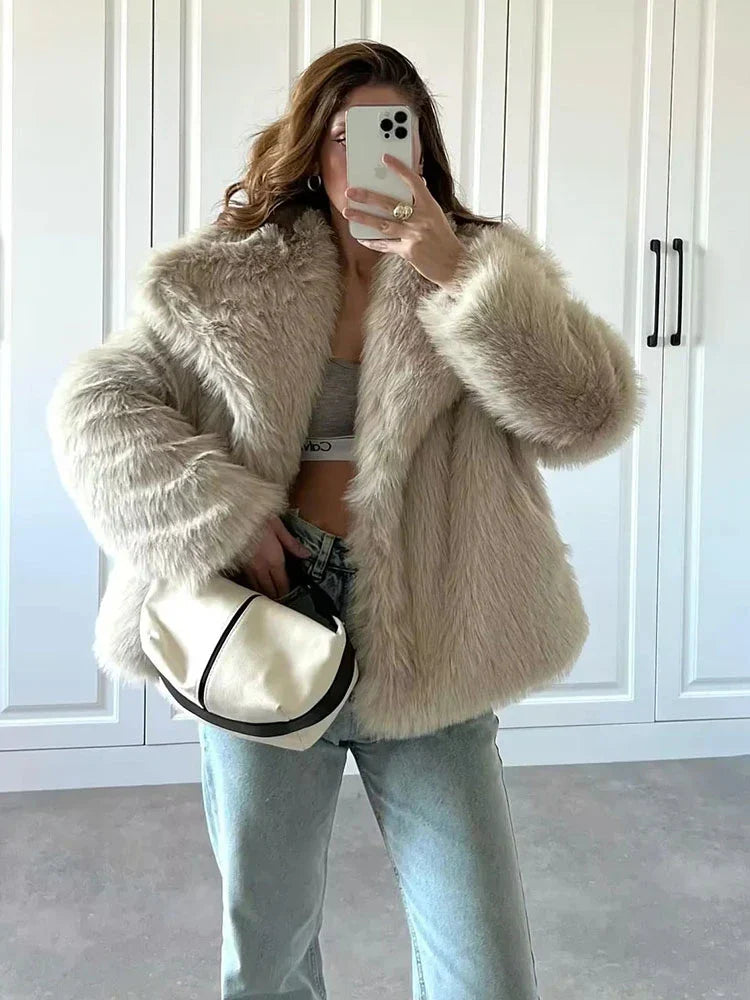 Aurora Luxe Kunstpelzmantel