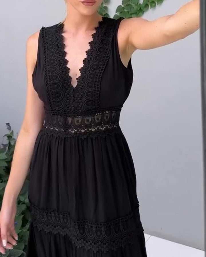 Charlotte - Handgefertigtes Spitzenkleid mit V-Ausschnitt