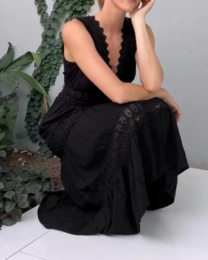 Charlotte - Handgefertigtes Spitzenkleid mit V-Ausschnitt