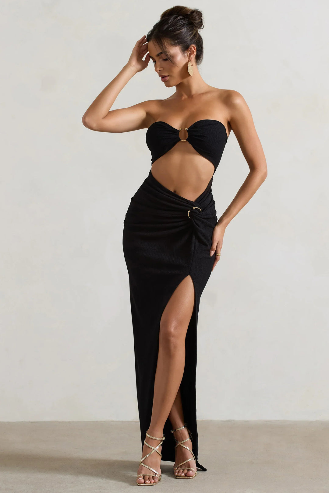 Cancun™ | Ecrufarbenes, trägerloses Maxikleid mit Cut-outs und Twist