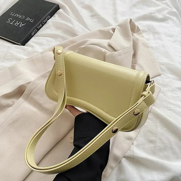 Amal - Handtasche aus veganem Leder mit gewellter Klappe
