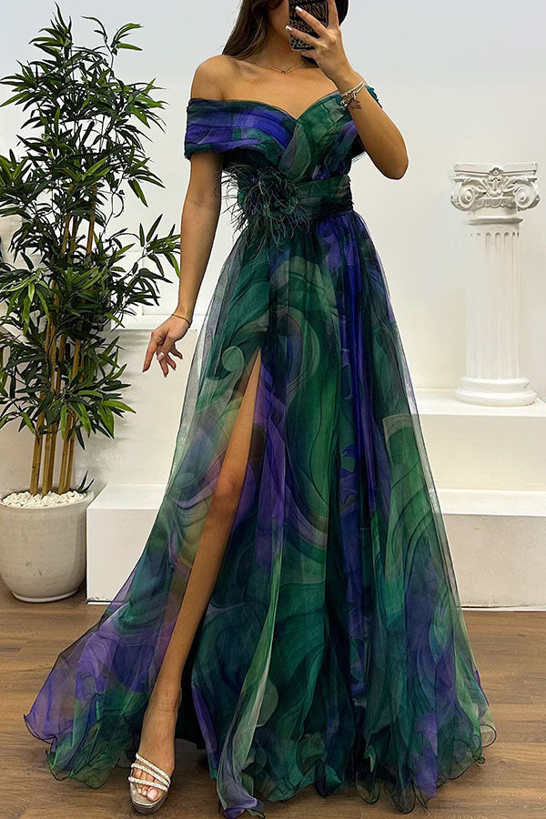 Jinnie - Tüll-Maxikleid mit Federn, Falten & Schlitz
