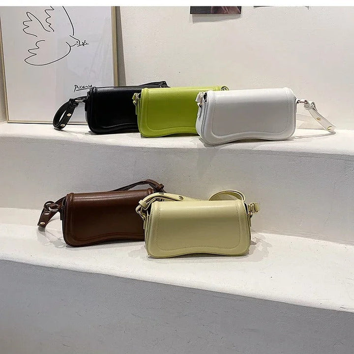 Amal - Handtasche aus veganem Leder mit gewellter Klappe