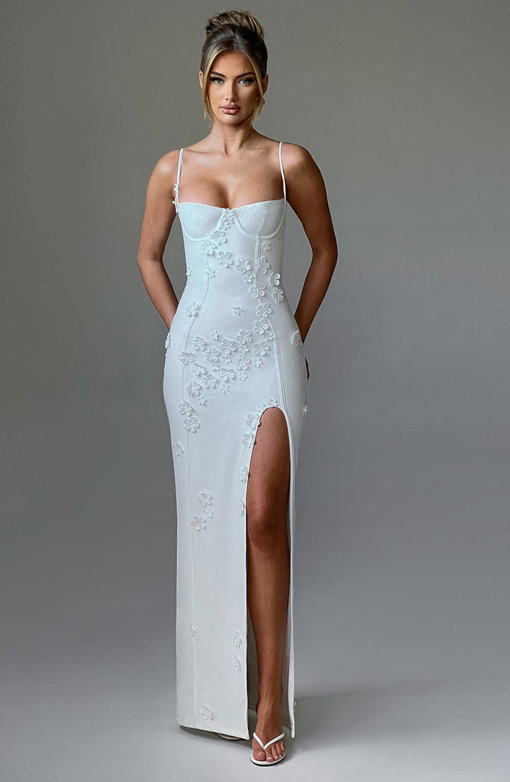 Ananke - Maxikleid mit Blumenapplikationen