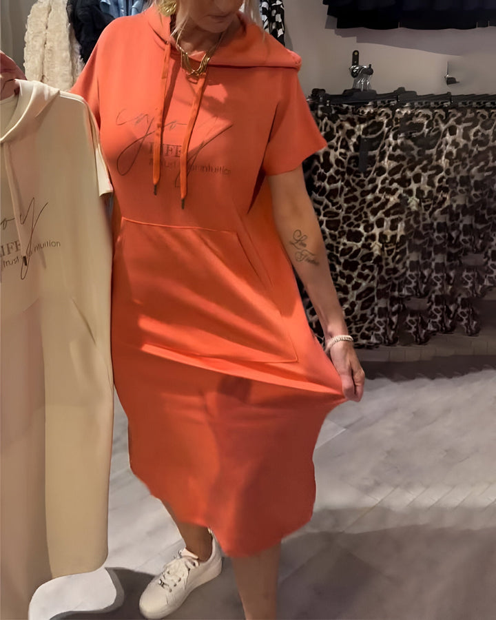 Ebba™ | Lässiges Kleid mit Kapuze und femininer Passform