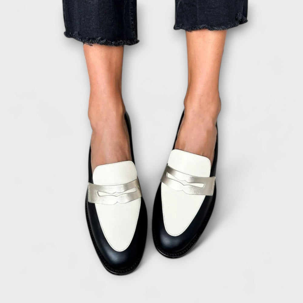 Xara – Schwarze Loafer mit metallischem Glanz