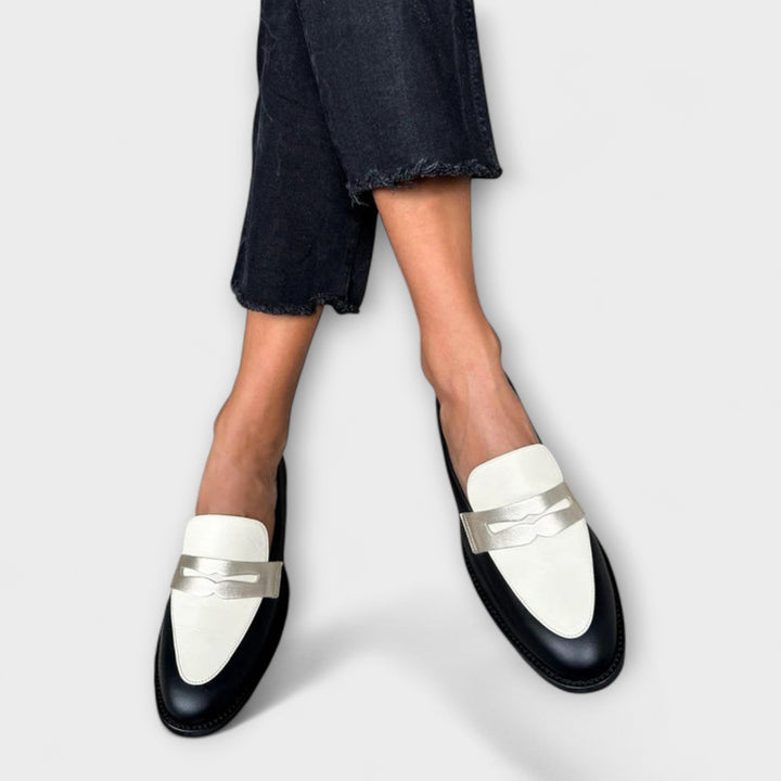 Xara – Schwarze Loafer mit metallischem Glanz