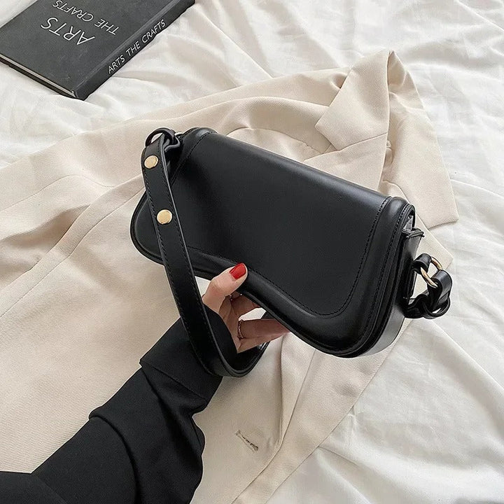 Amal - Handtasche aus veganem Leder mit gewellter Klappe
