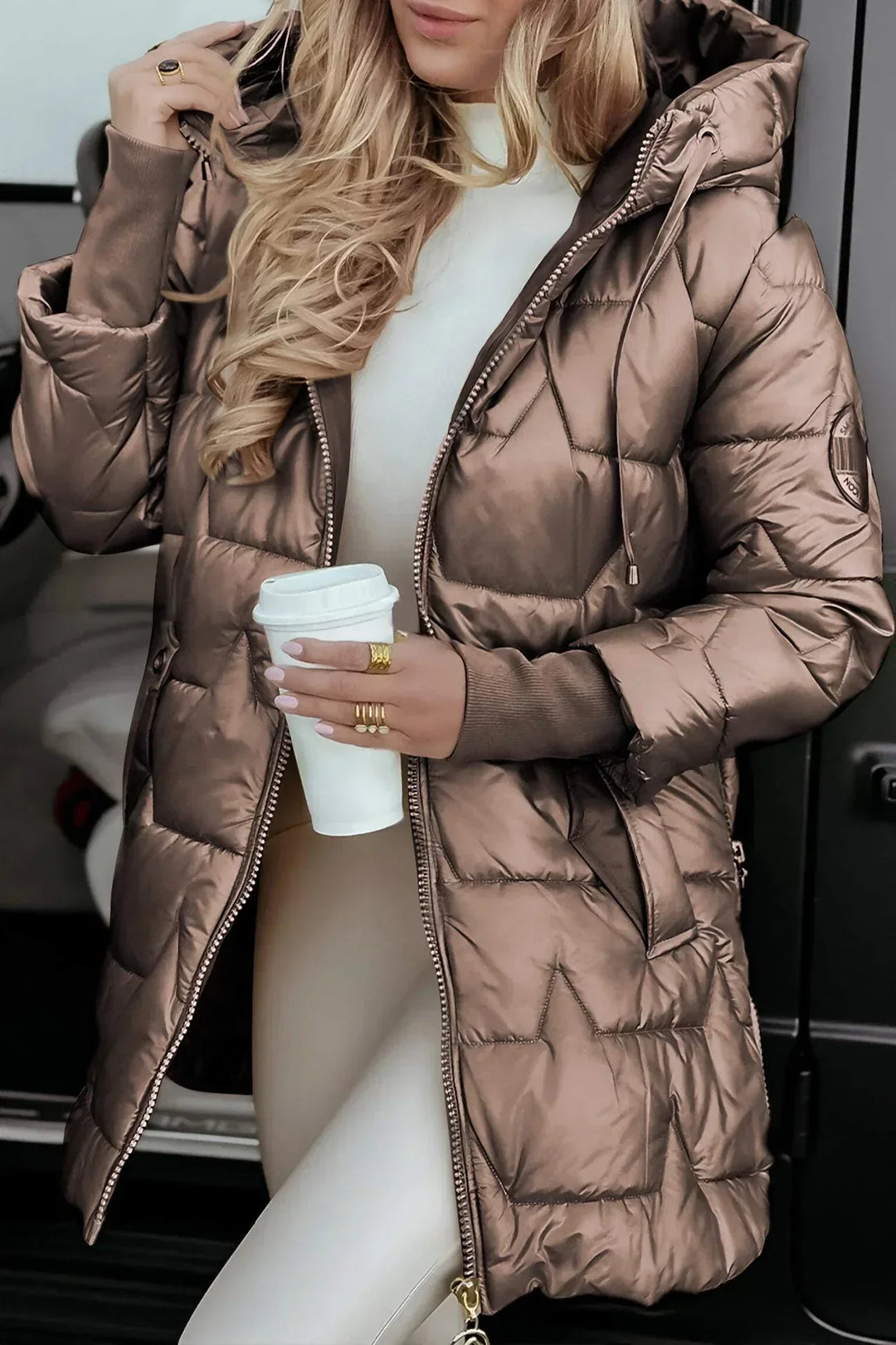 Dena - Stilvolle Winterjacke mit Kapuze und Wattierung