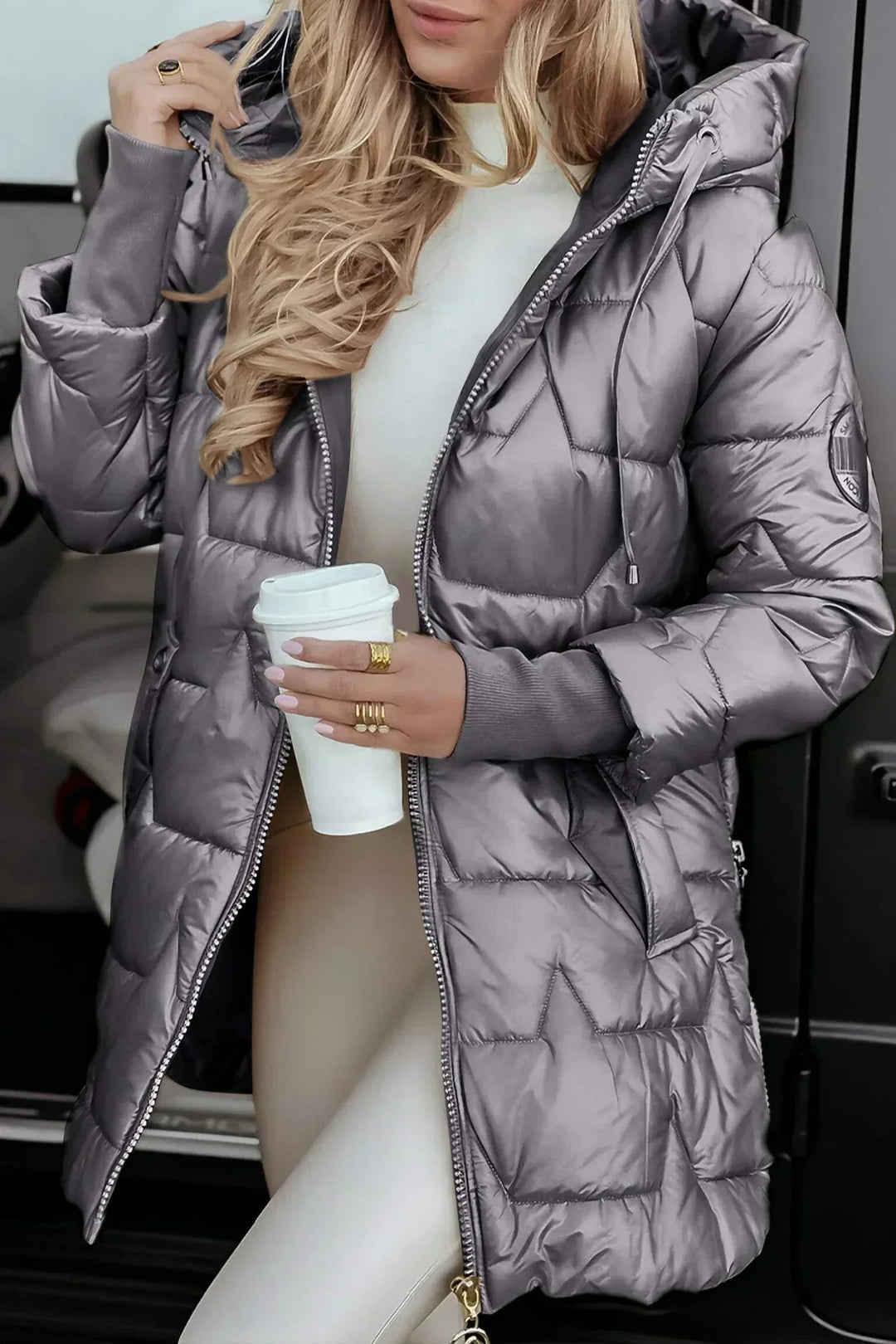 Dena - Stilvolle Winterjacke mit Kapuze und Wattierung