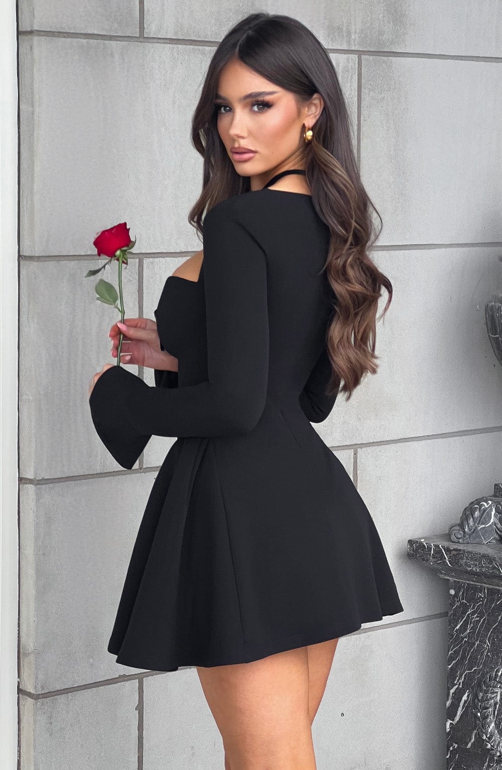 Reylin™ | A-Linien-Minikleid mit Plissierung und langen Ärmeln