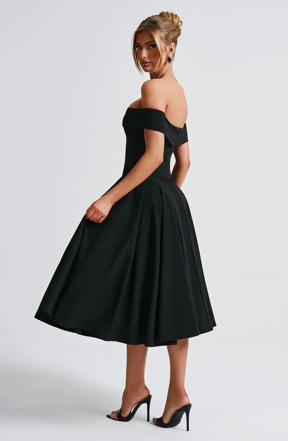 Nyx - Mühelos elegantes Midikleid