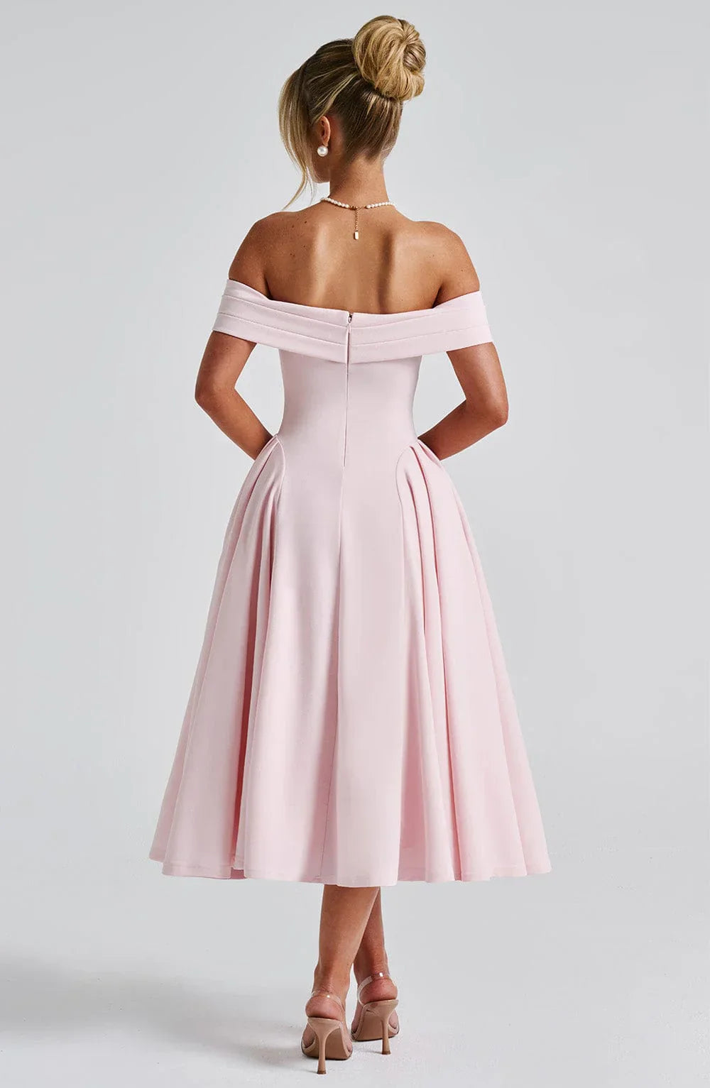 Nyx - Mühelos elegantes Midikleid
