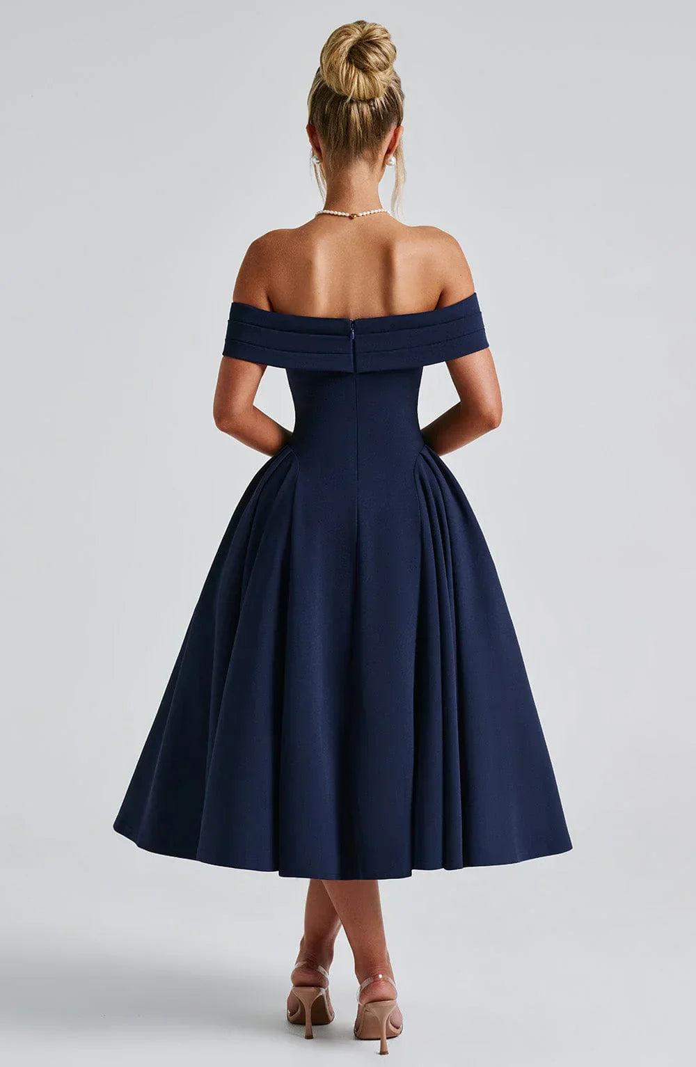 Nyx - Mühelos elegantes Midikleid