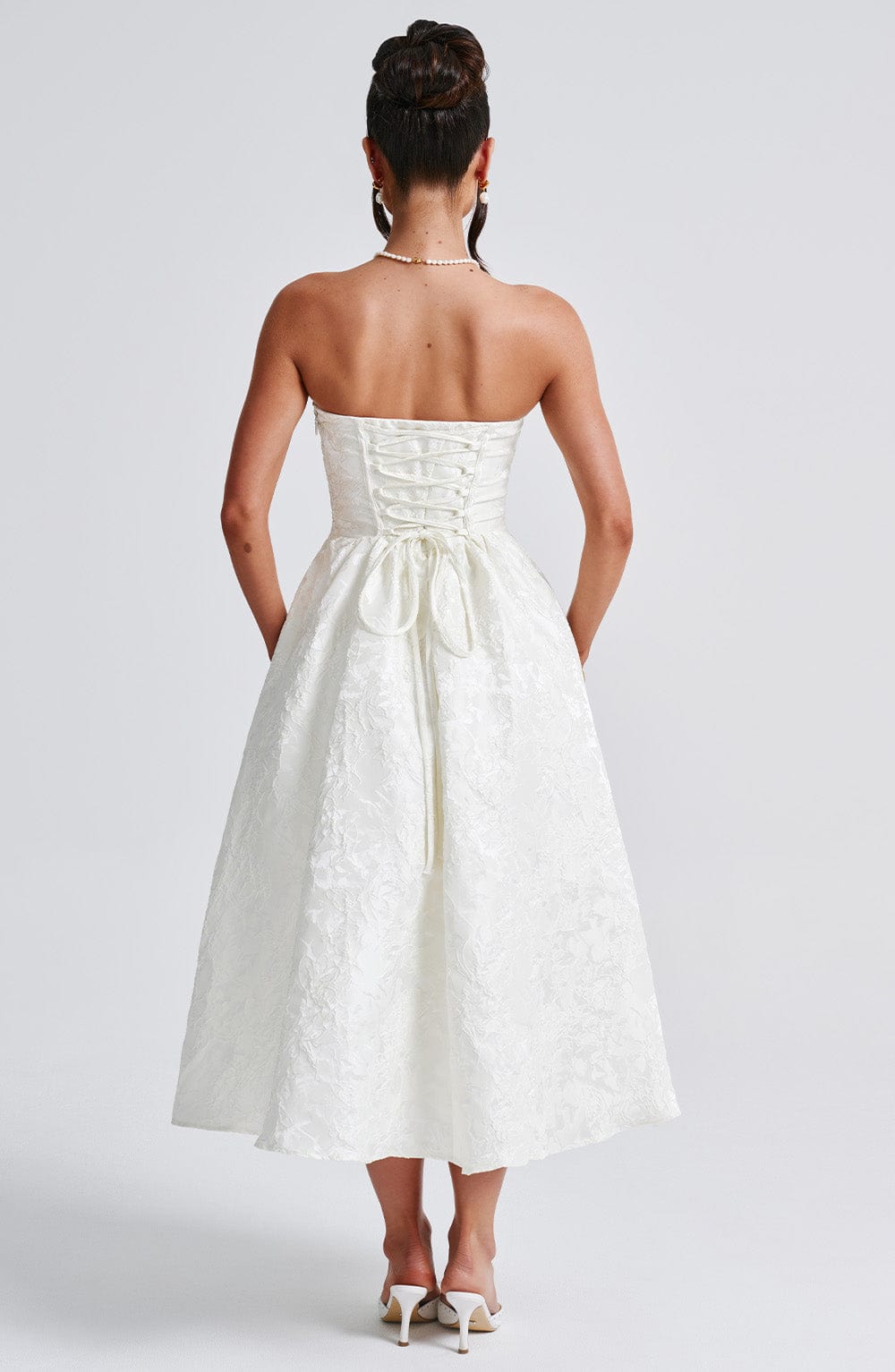 Tyche - Schulterfreies Jacquard-Midikleid