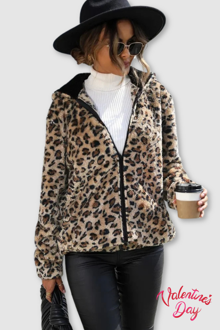 Scarlett | Kuschelige Jacke aus Leopard-Plüsch