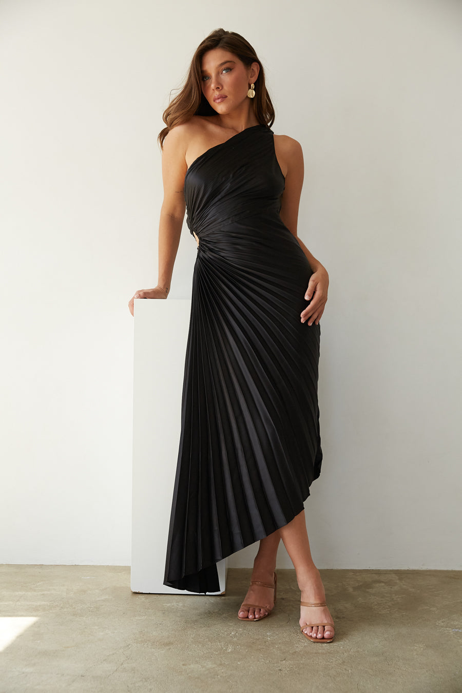Adiana - Ein-Schulter Plissiertes Midi-Kleid